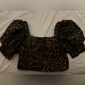 Cheetah puff sleeve top, size medium